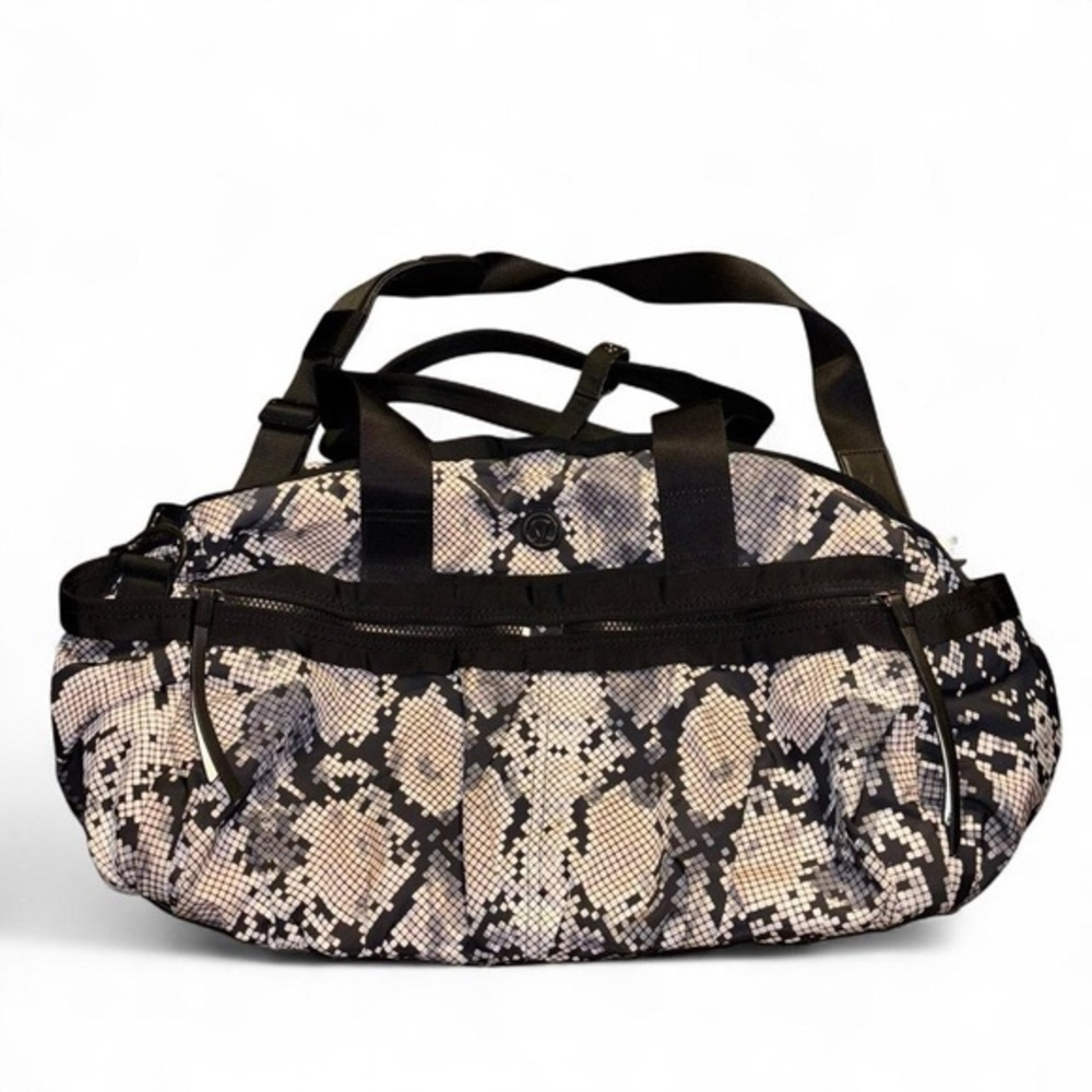 LULULEMON Gym To Win Duffel Ziggy Snake Butter Print Gym Yoga Travel Bag